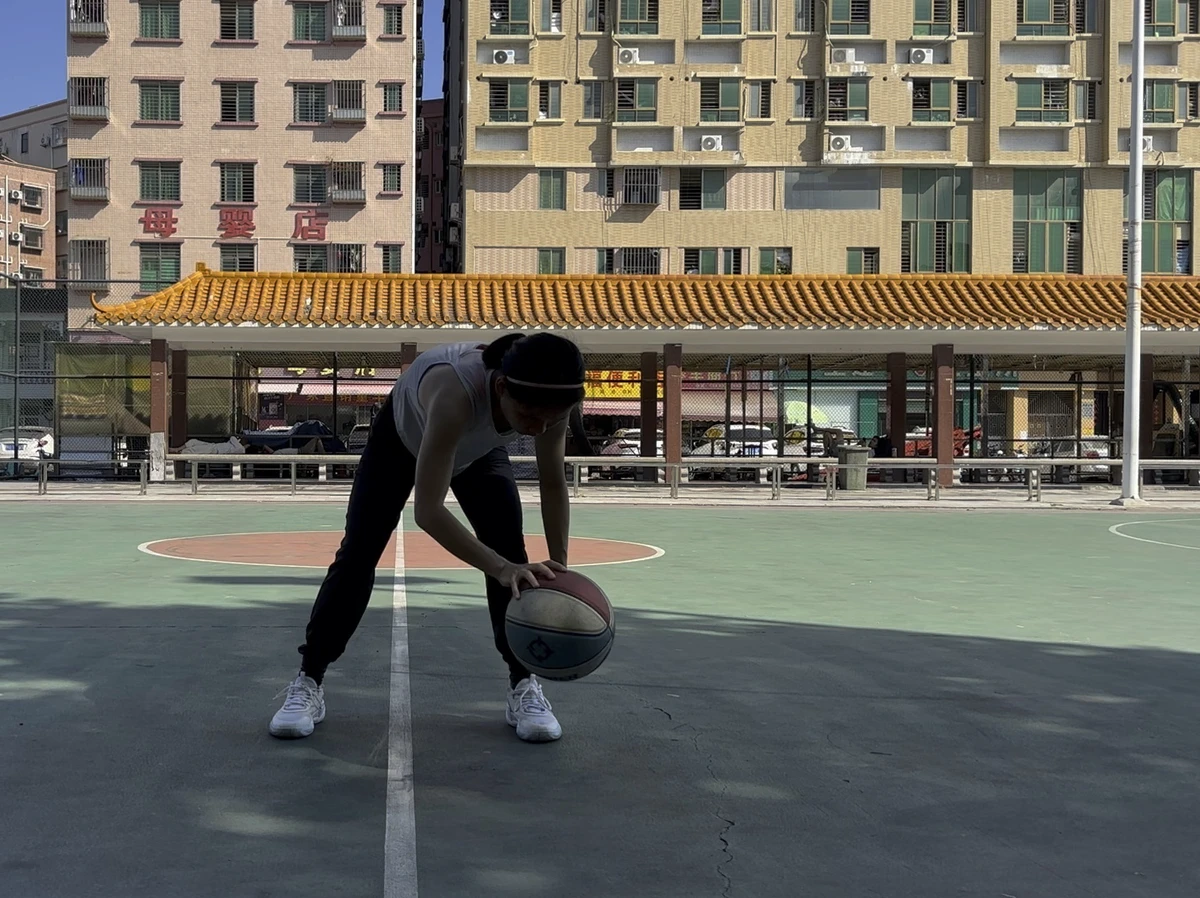 篮球球感训练动作视频